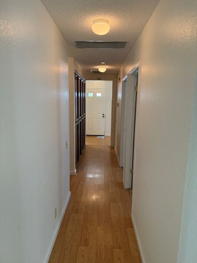 Building Photo - Modern 4 Bedroom One Story *Vacaville