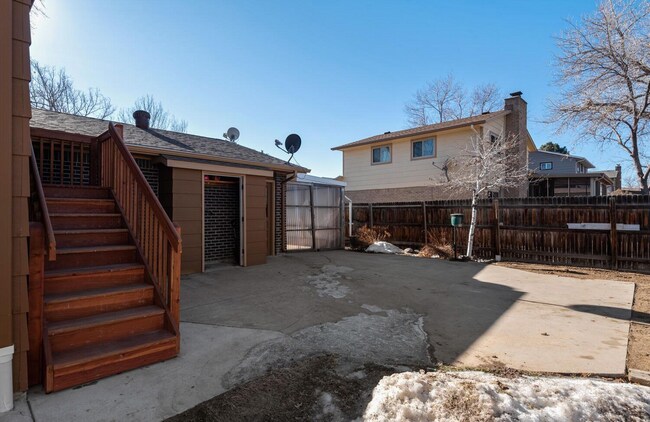 Building Photo - 10093 W Maryland Dr