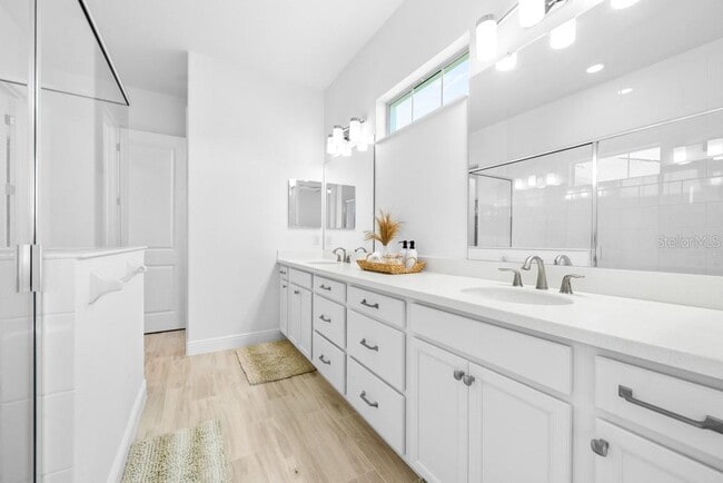 Building Photo - 8118 Tethys Ct