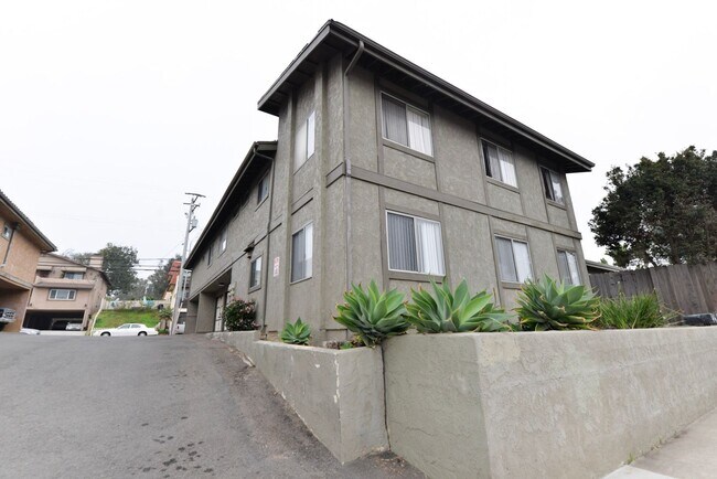 Building Photo - 2701 S El Camino Real