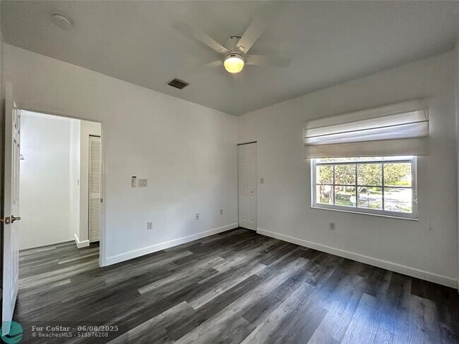 Building Photo - 604 NW 170th Terrace
