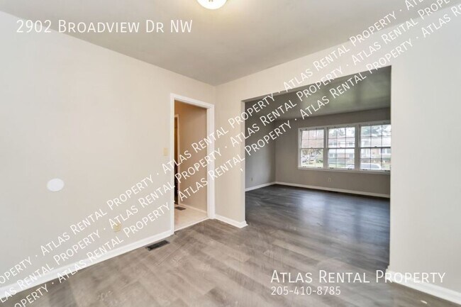 Building Photo - 2902 Broadview Dr NW