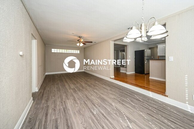 Building Photo - 3 Bedroom Pet-Friendly Home in St Petersburg, FL with Main Street Renewal