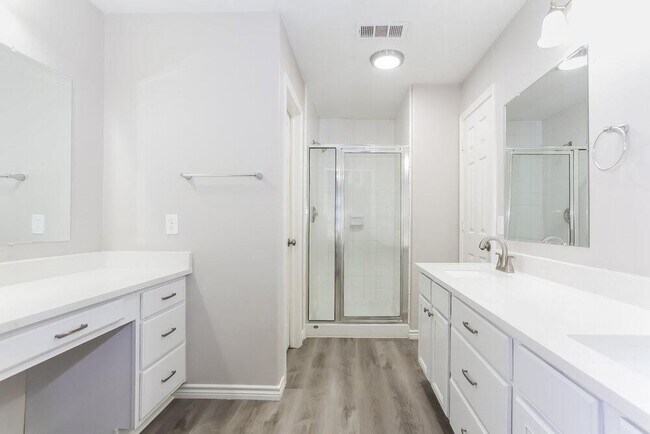 Building Photo - 3352 Jessica Ct