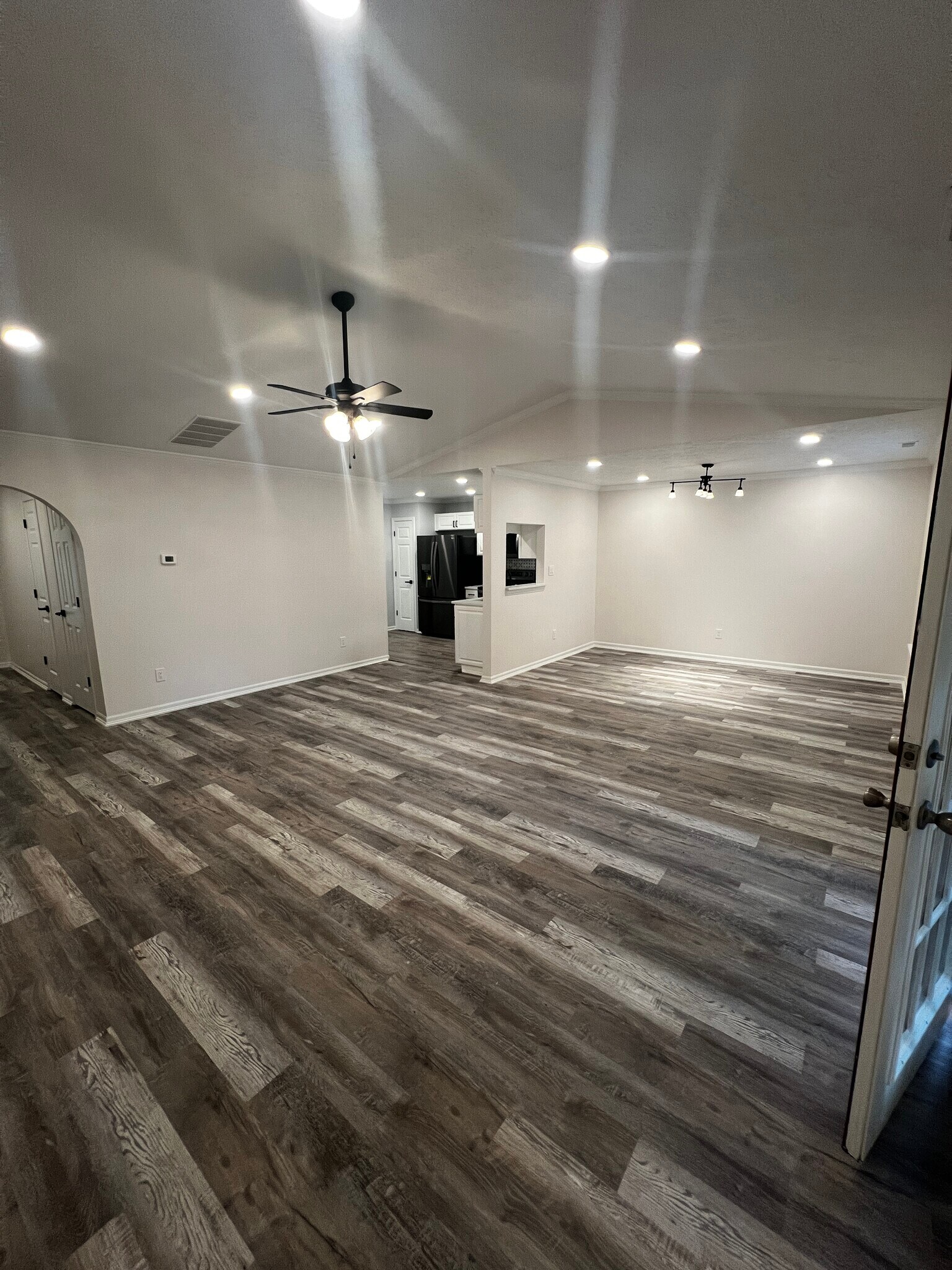 Building Photo - 10702 Ashview Dr