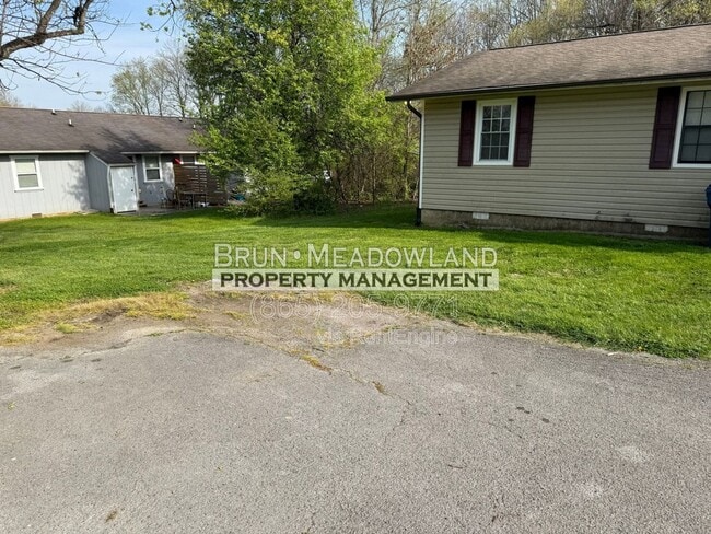 Building Photo - 1930 Lovell Rd