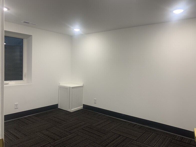 Building Photo - 1025 N 45th St