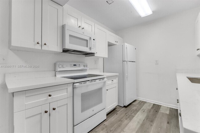 Building Photo - 608 SW 76th Terrace