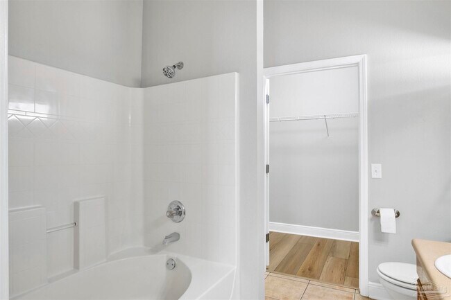 Building Photo - 5837 Creek Station Dr