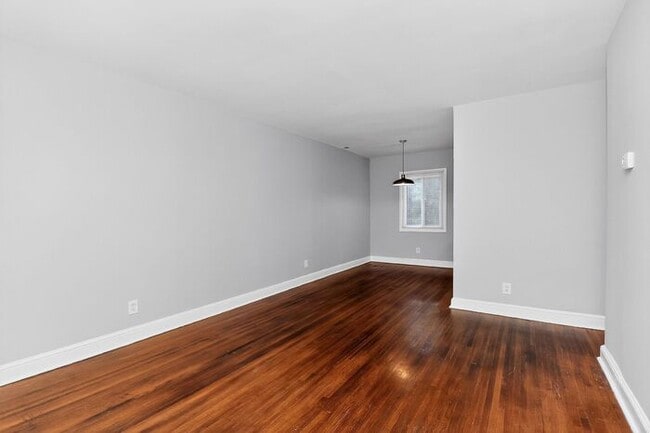 Building Photo - Charming 2BD/1BA Condo on Pecan Ave!