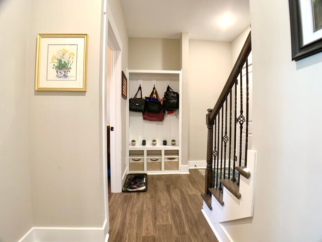 Building Photo - 7372 Winding Way