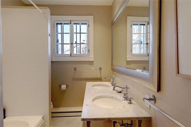 Building Photo - 37 Barnes St