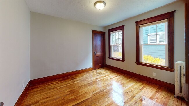 Building Photo - 65-67 Sterling St