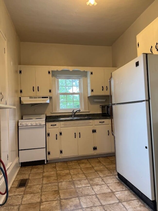 Building Photo - 5142 US-70