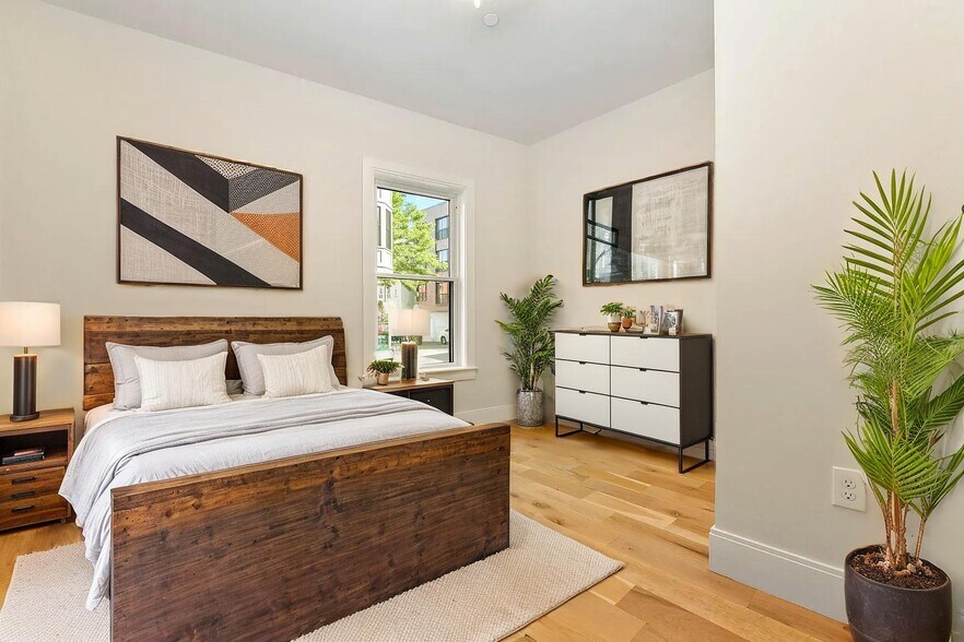 Building Photo - 200 Maverick St