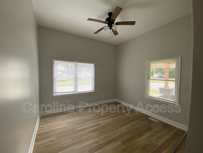 Building Photo - 309 N Webb St