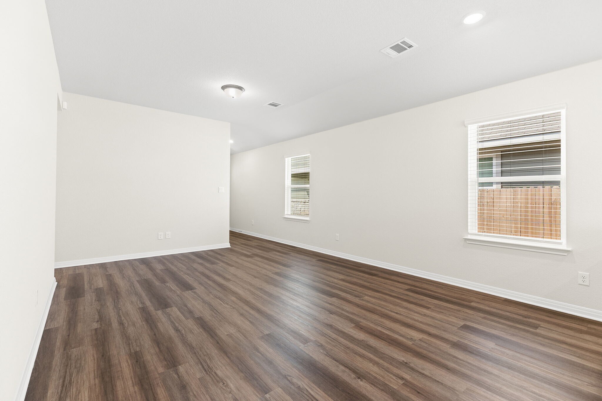 Building Photo - 821 Sun Grove Trl