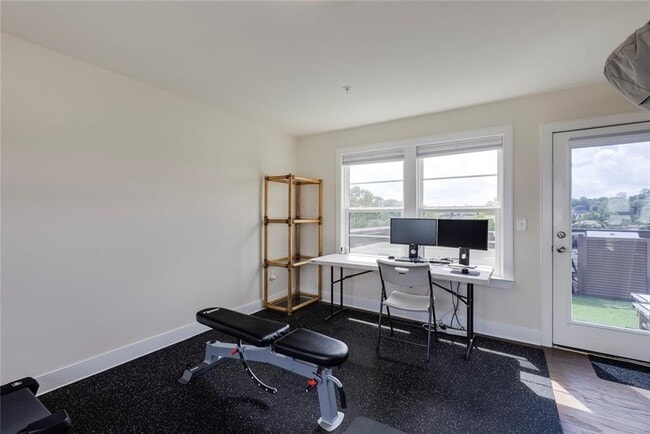 Building Photo - 842 Stonehill Ln