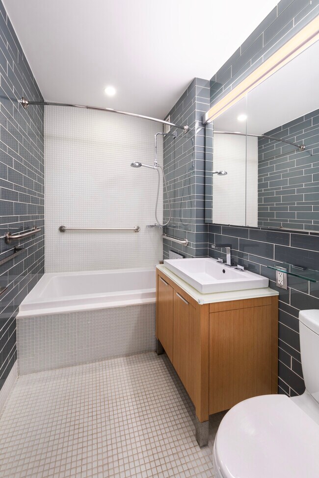 Building Photo - 22 N 6th St