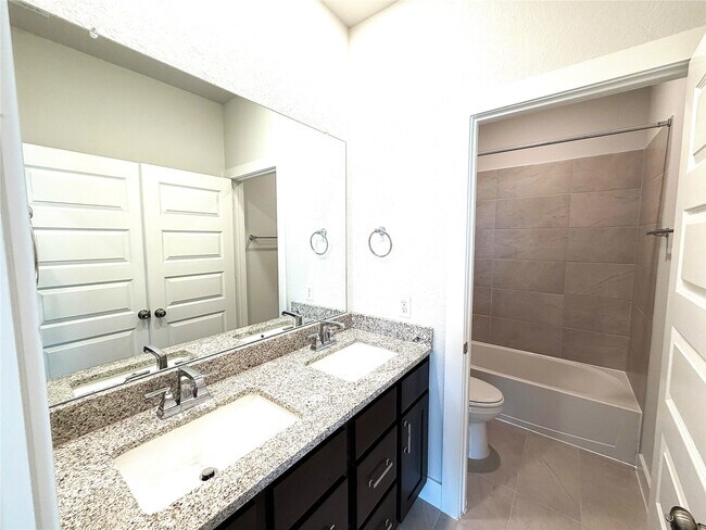 Building Photo - 26127 Mossy Grns Dr