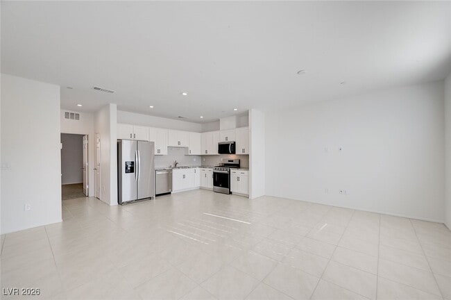 Building Photo - 662 Bellus Pl