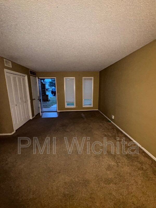 Building Photo - 6832 W Par Ln