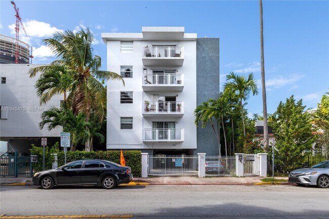 Building Photo - 716 Michigan Ave