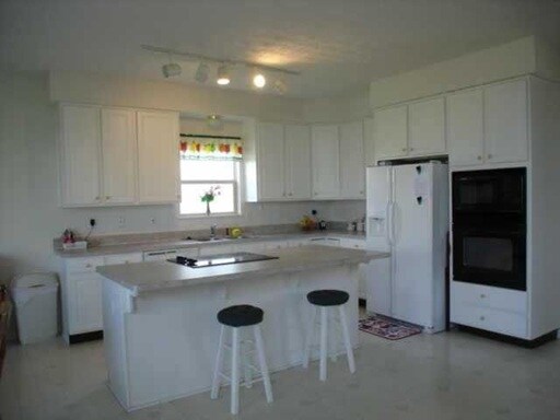 Building Photo - 6647 Westbury Dr