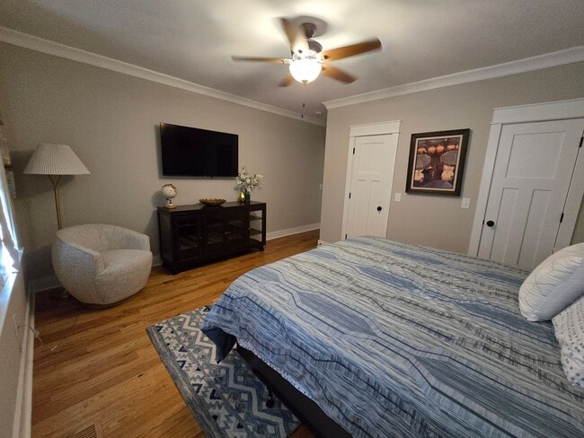 Building Photo - NEW LISTING!!!!!