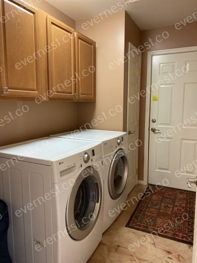 Building Photo - Stunning 3 Bed, 2 Bath House in Locust Gro...