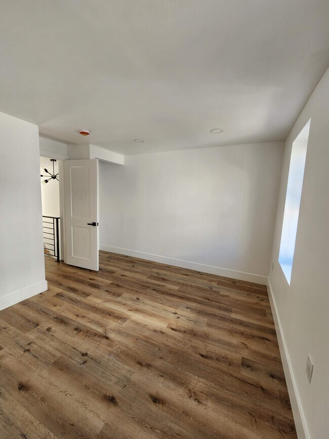 Building Photo - 1734 W Seybert St