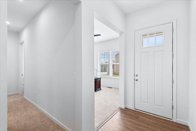 Building Photo - 8627 Fleetwood Dr
