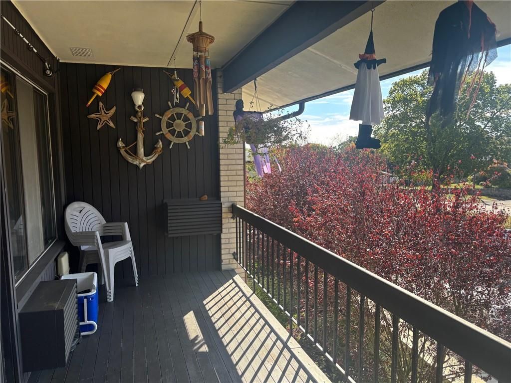 Building Photo - 400 Narragansett Pkwy