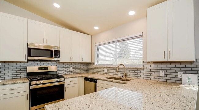 Building Photo - 2370 Stirrup Ln