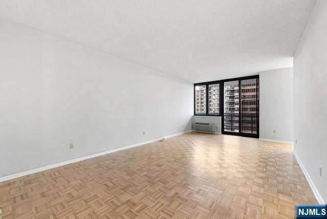 Building Photo - 100 Carlyle Dr