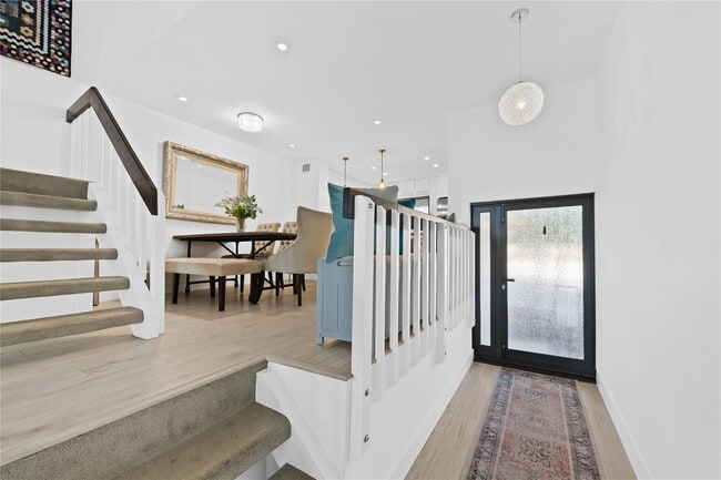 Building Photo - 3016 NE 49th St