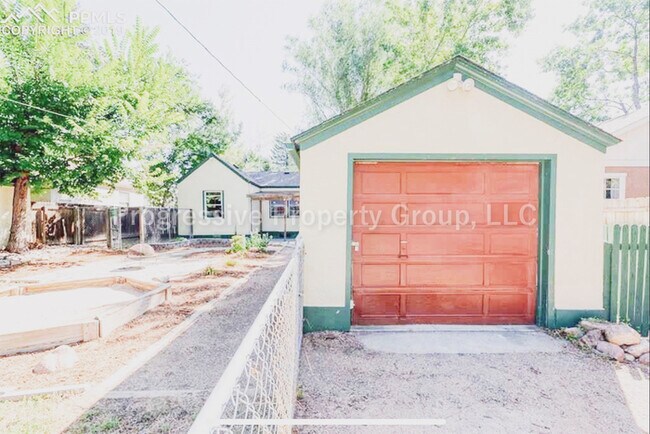 Building Photo - 1502 N Prospect St