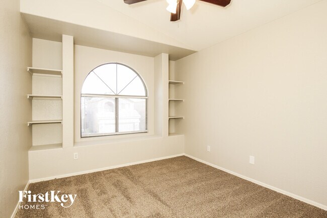 Building Photo - 1351 W Wahalla Ln
