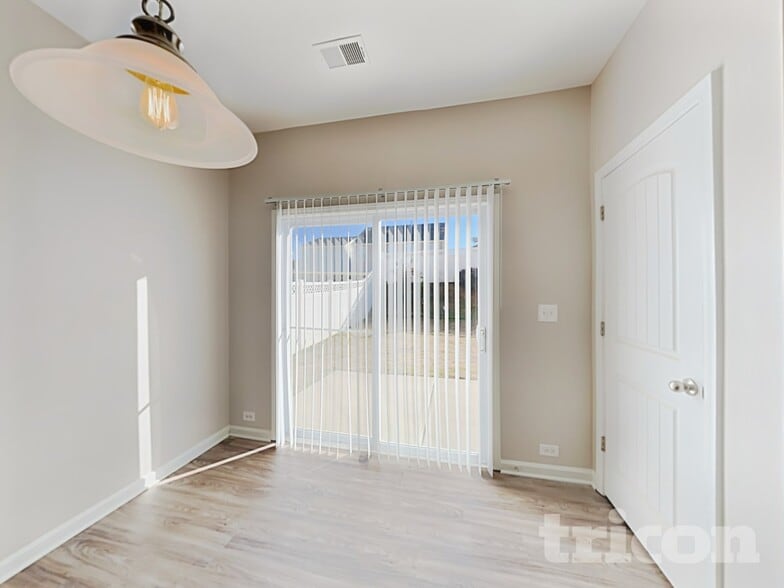 Building Photo - 519 Knothole Ln