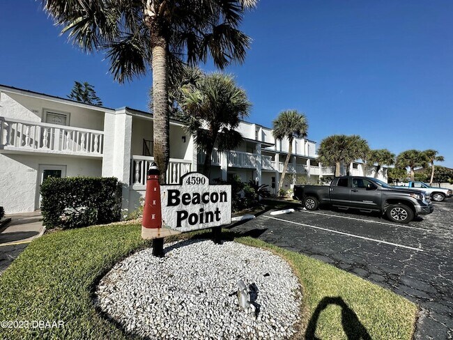 Primary Photo - 4590 S Atlantic Ave