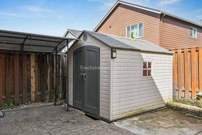 Building Photo - Spacious 4 BR 2.5 BA Home in Damascus