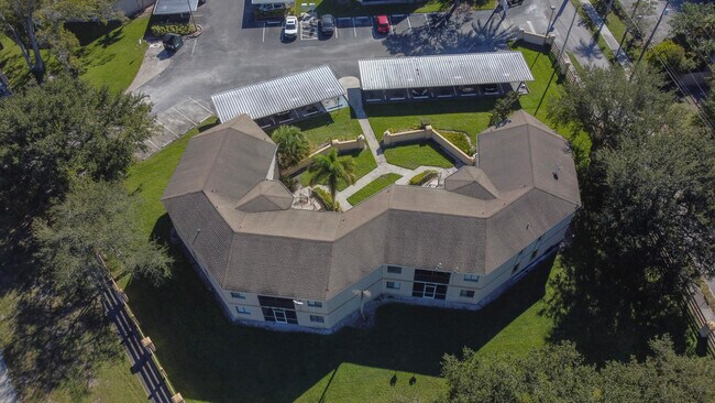 Building Photo - 2625 Heathcote Dr