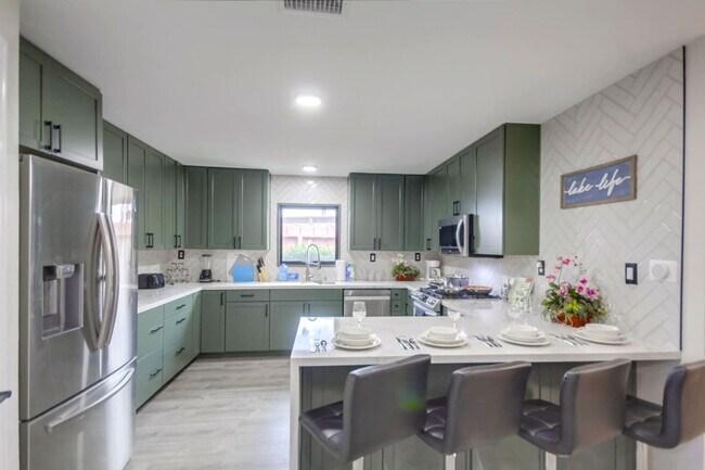 Building Photo - 5551 Churchward St