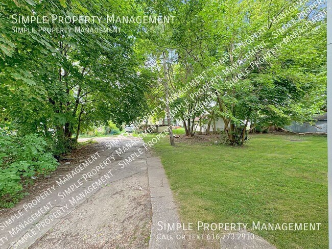 Building Photo - 928 Chatham St NW