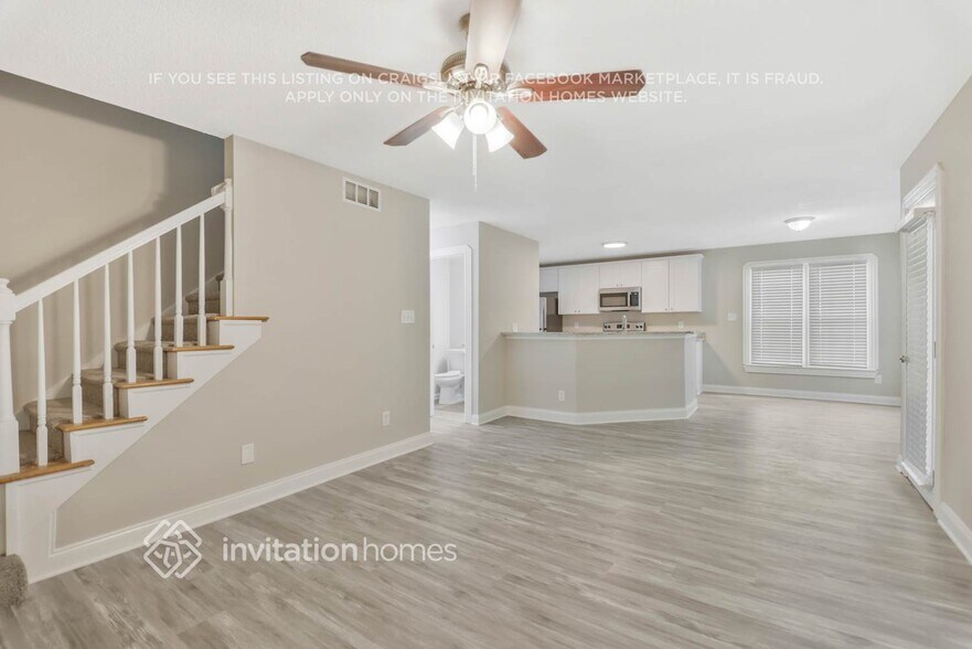 Building Photo - 1301 Oak Arbour Ave