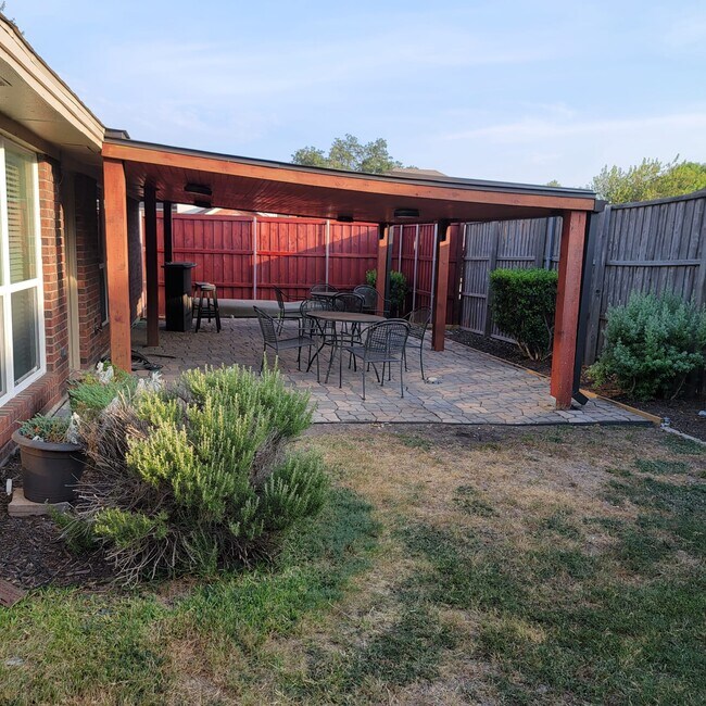 Building Photo - 6801 Tudor Dr