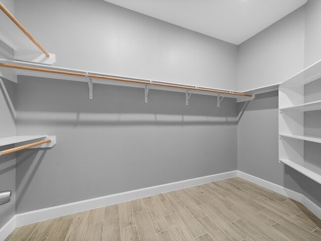 Building Photo - 2448 Areba St