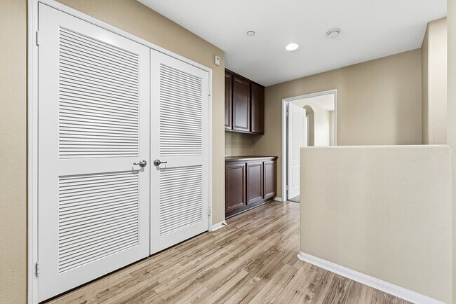 Building Photo - 2174 Desert Hare Ct