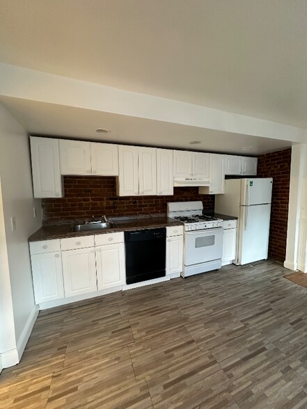 Building Photo - 15 Walker St