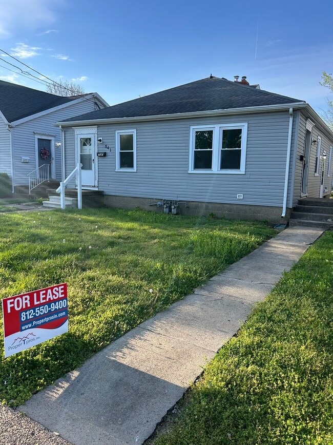 Building Photo - 841 Stanley Ave